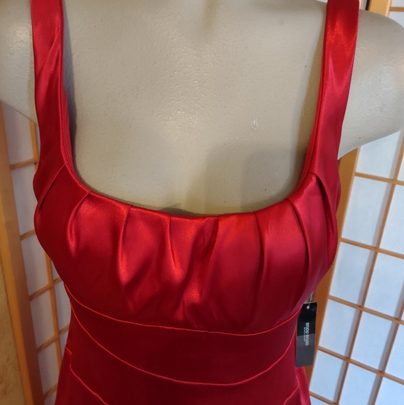Bisou Bisou, NEW, red dress, sz 10. - Picture 5 of 10